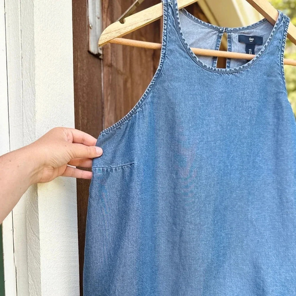 Gap  Summer Tank Top - chambray style - sleeveless - S - Picture 3 of 4